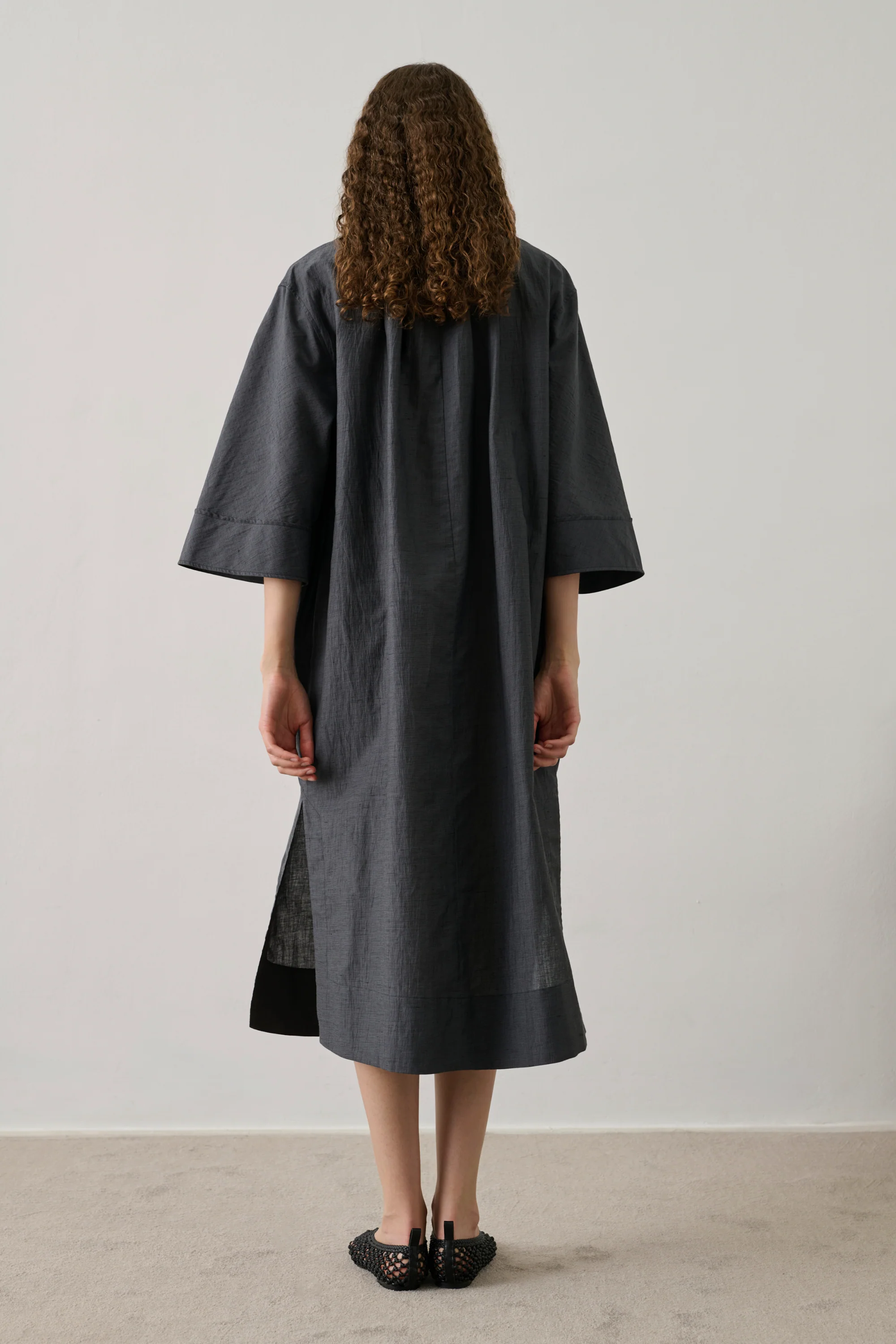 ROBE HOSTA GRISE - Image 3
